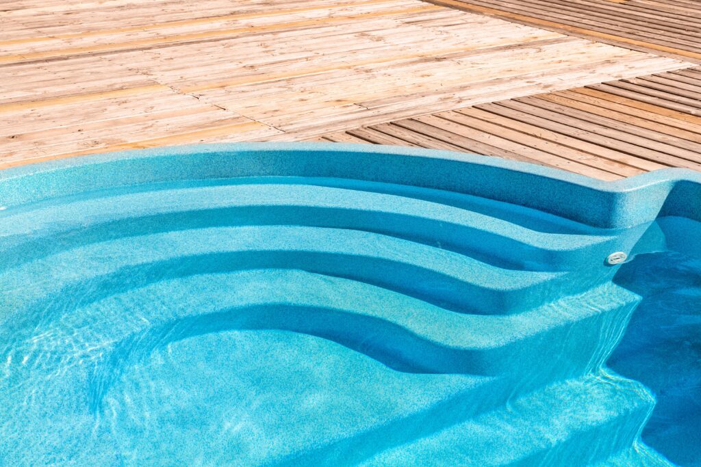 How much does a one-piece fiberglass pool cost