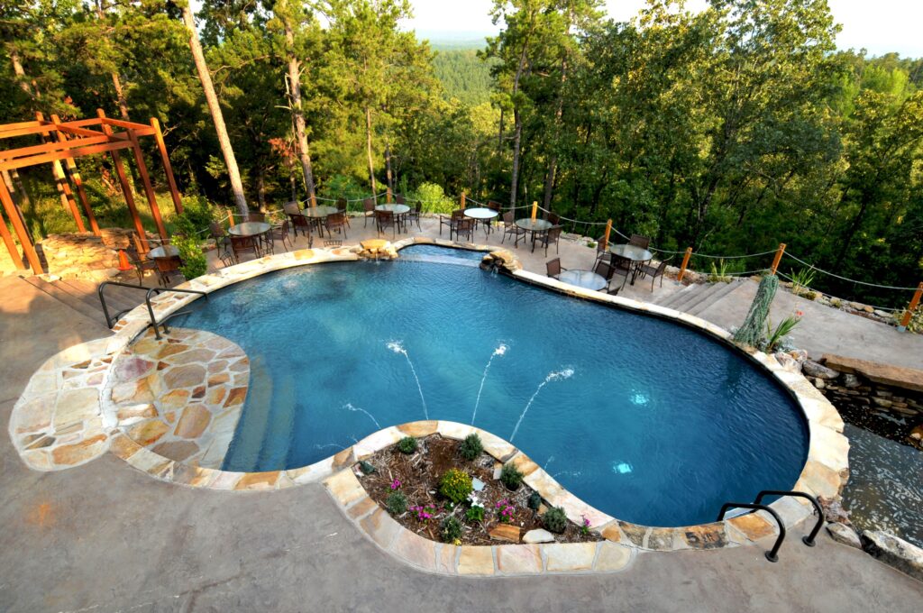 What is a freeform swimming pool - Know Your Shapes, Types and Designs