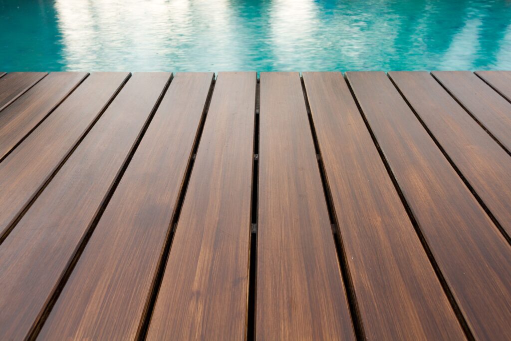 8 Most Popular Materials for Swimming Pool Decks