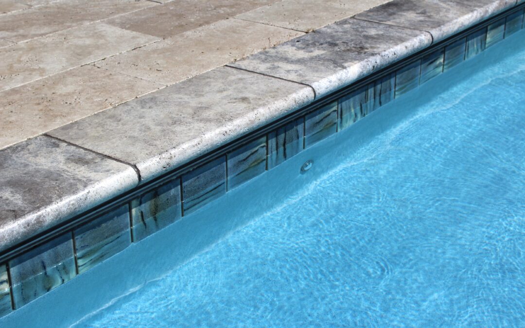 8 Most Popular Materials for Swimming Pool Decks