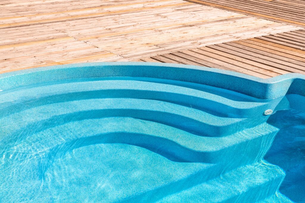 How long will fiberglass pools last