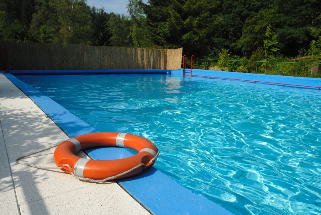 How to Choose the Best Pool Tile
