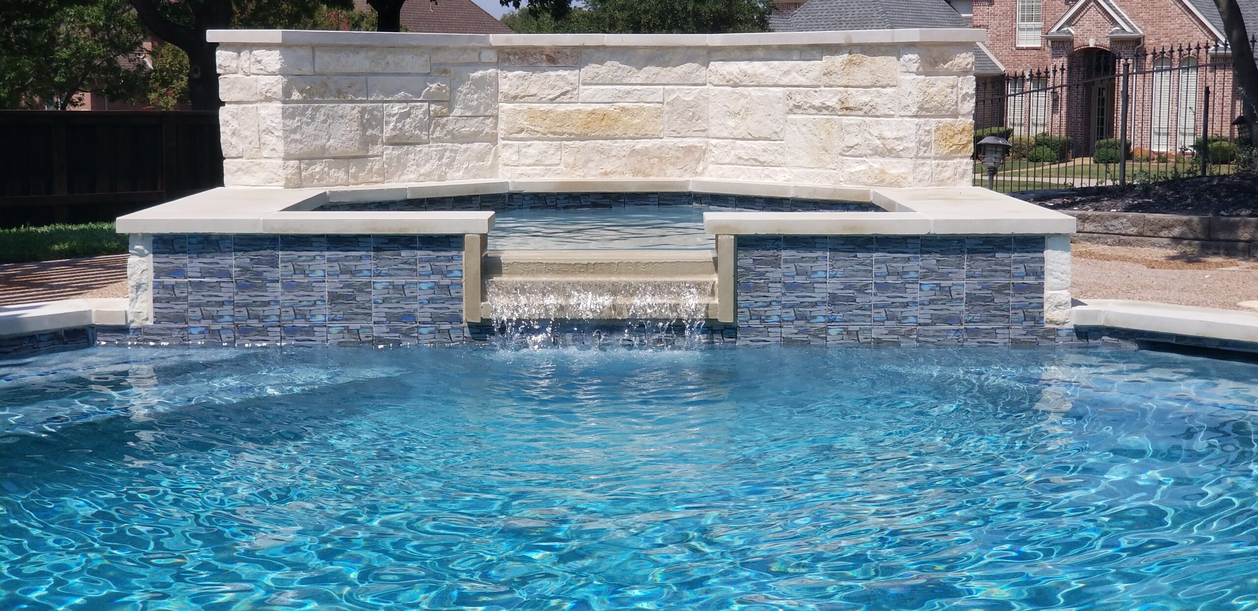 choosing the right pool tiles