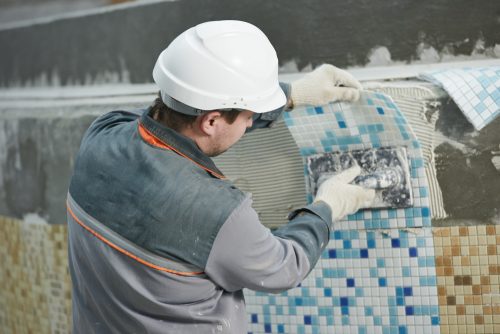How To Locate An Experienced Pool Tile Installer Near Me