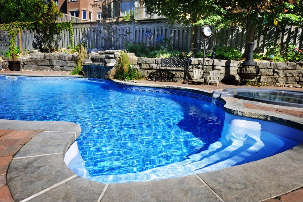Choosing the Right Swimming Pool Tiles For Your Home