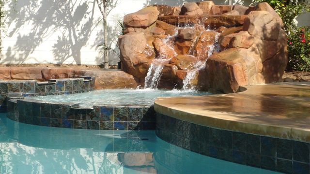 How To Choose The Perfect Pool Tile for Your Backyard